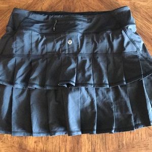 Lululemon Ruffle black running skirt